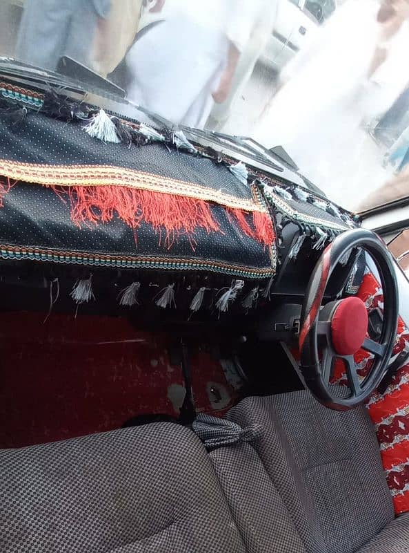 Suzuki Carry Bolan 2015 model,genuine condition,lahore no, urgent sale 13