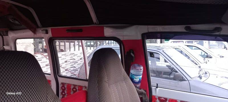 Suzuki Carry Bolan 2015 model,genuine condition,lahore no, urgent sale 17