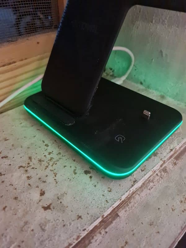 3 in one fast wireless charger 0