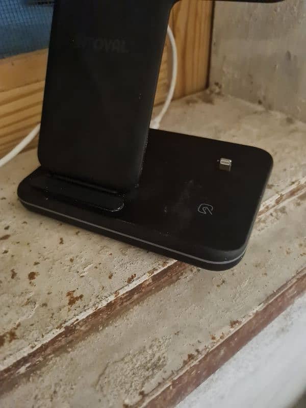 3 in one fast wireless charger 1