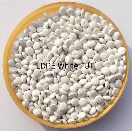 Plastic Granules (Dana) 3
