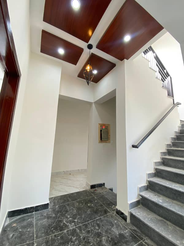 7.5 Marla Double story House For Rent In Buchvillas Multan 9