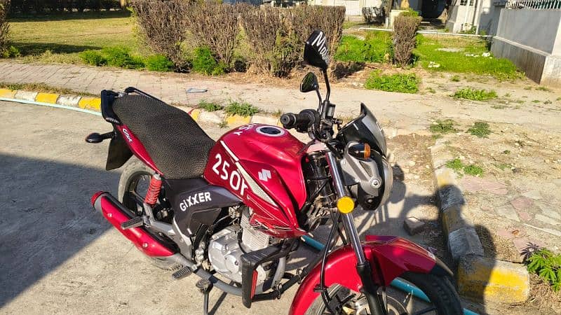 Suzuki GSX 125R for Sale, Exchange possible with Family Bike. 1
