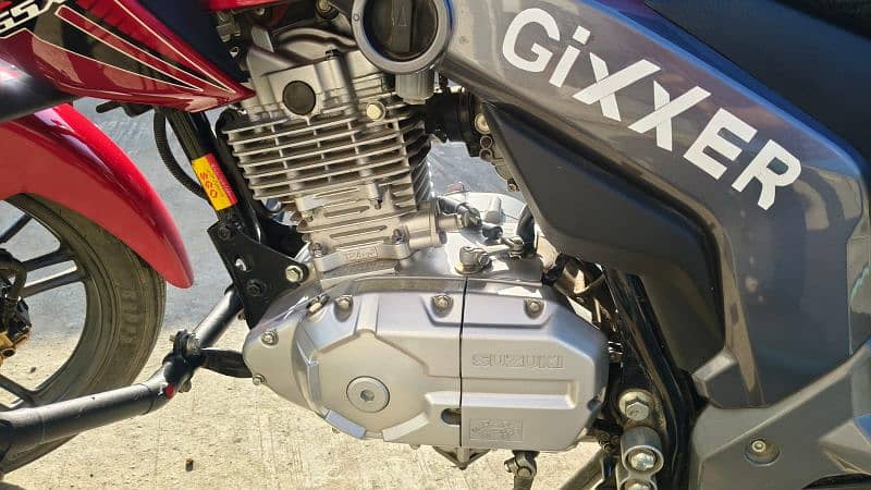 Suzuki GSX 125R for Sale, Exchange possible with Family Bike. 3