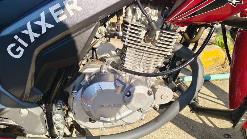 Suzuki GSX 125R for Sale, Exchange possible with Family Bike. 4
