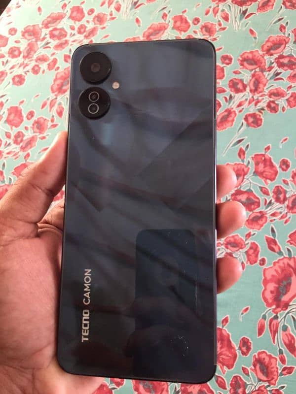 im Sailing me mobile Techno camon 19 neo all ok koi b masla ni 0