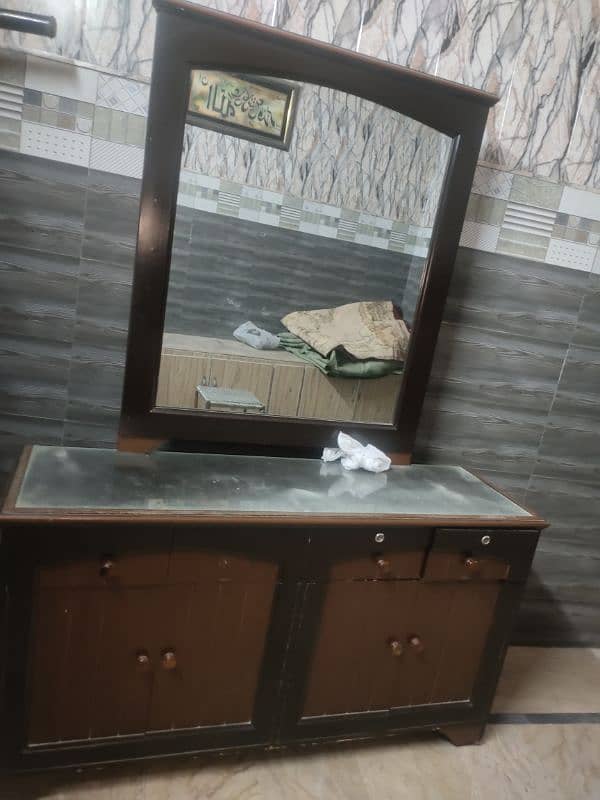 dressing table 0