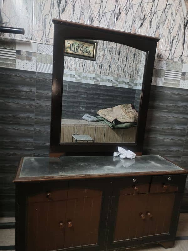 dressing table 1