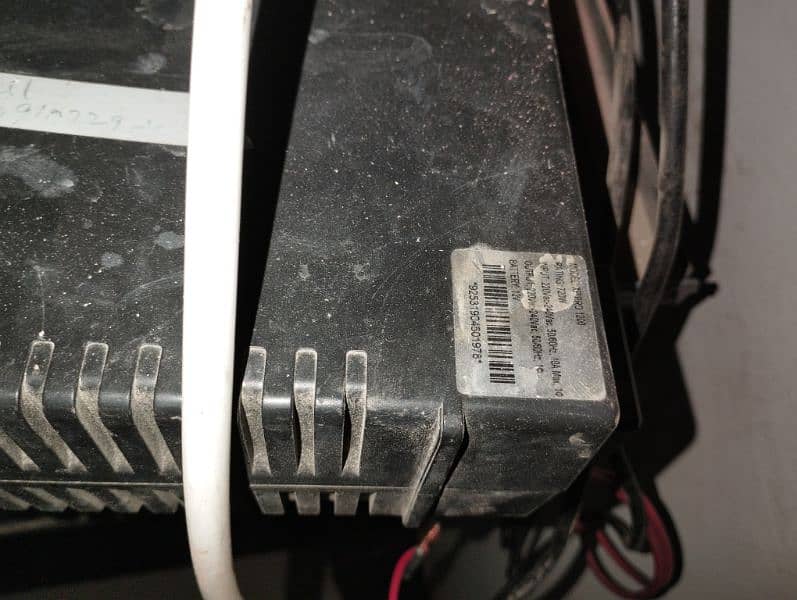 APT ups for sell in working condition 2