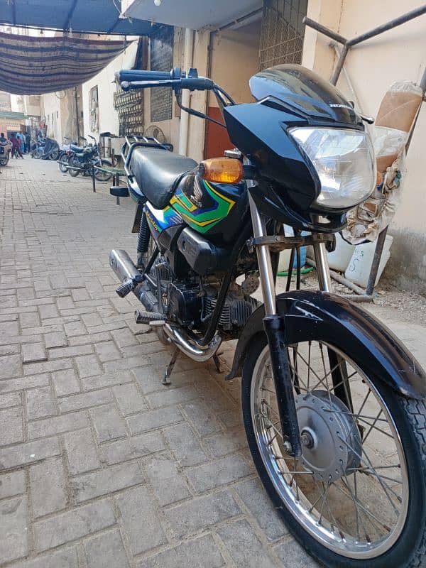 Honda 100 pridor Black color 2