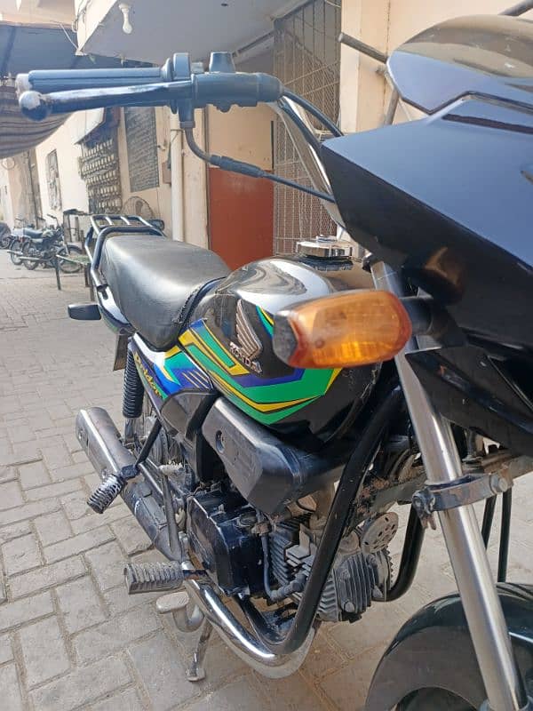Honda 100 pridor Black color 6