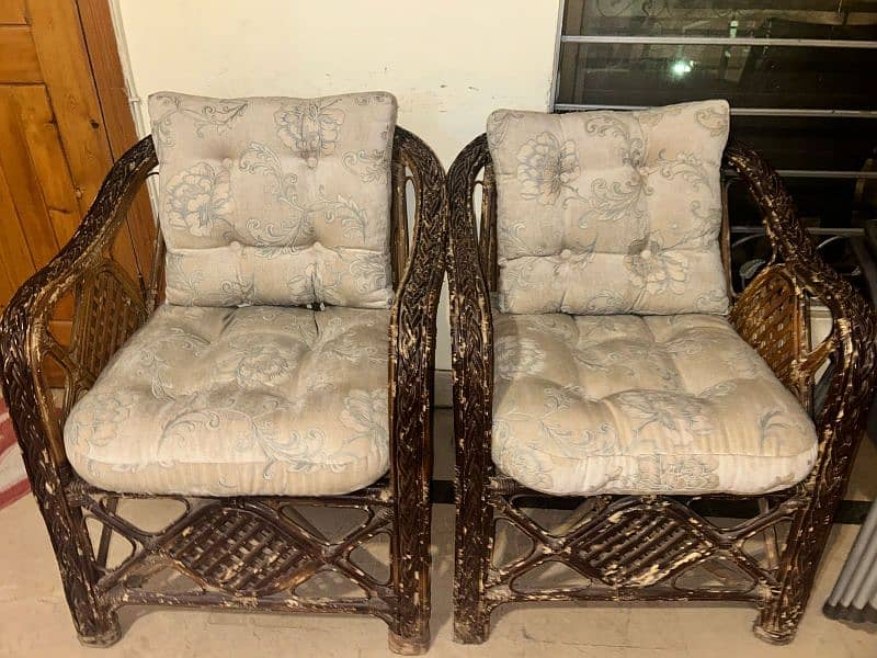 sofas and dining table 0