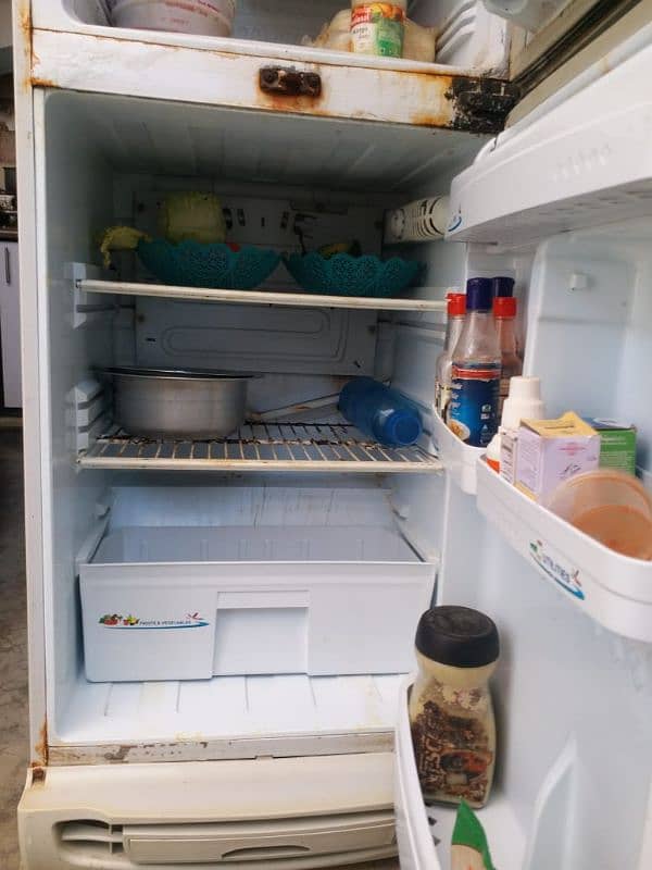 Pel Refrigerator Good Condition 4