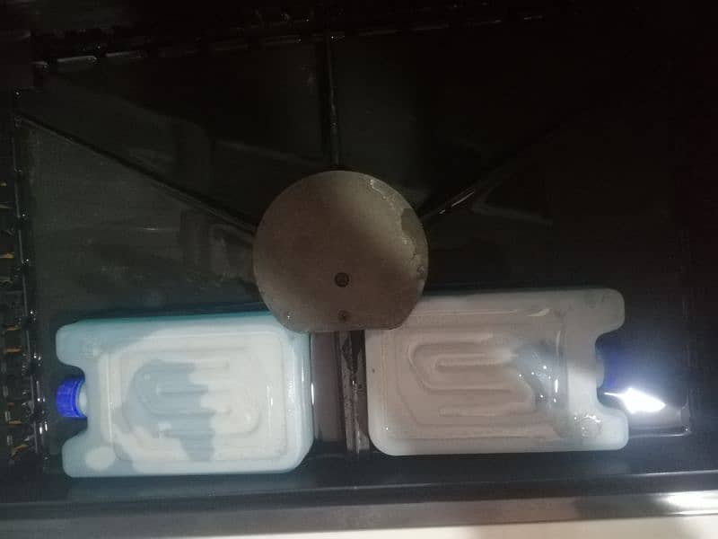 DC  Plastic Body Cooler 3