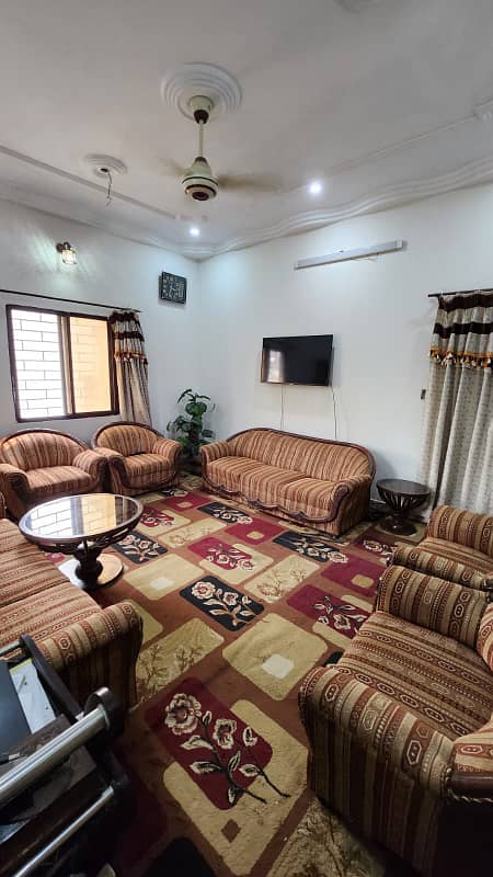 100ft road facing 240 Yards Corner Portion for Rent in Gulistan-e-Jauhar Block 3 near Kamran Chorangi 0