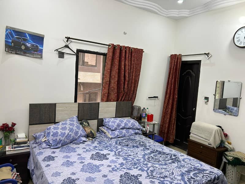 100ft road facing 240 Yards Corner Portion for Rent in Gulistan-e-Jauhar Block 3 near Kamran Chorangi 7