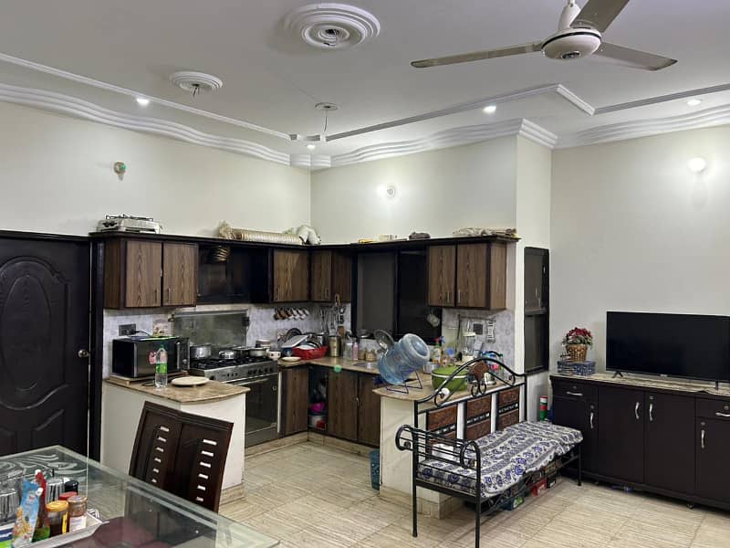 100ft road facing 240 Yards Corner Portion for Rent in Gulistan-e-Jauhar Block 3 near Kamran Chorangi 8