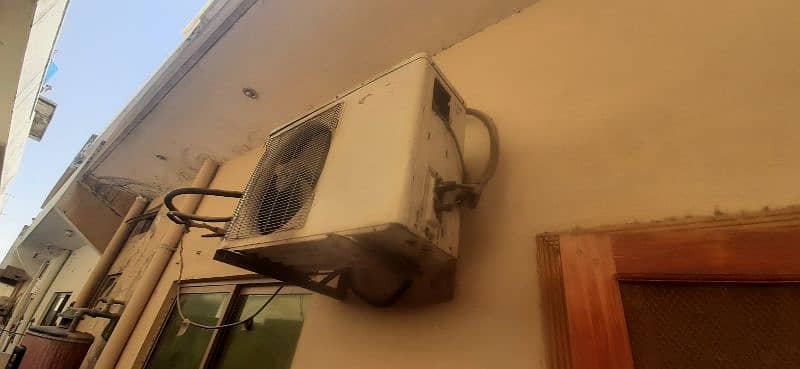 used ac for sale in G 14 Islamabad 2