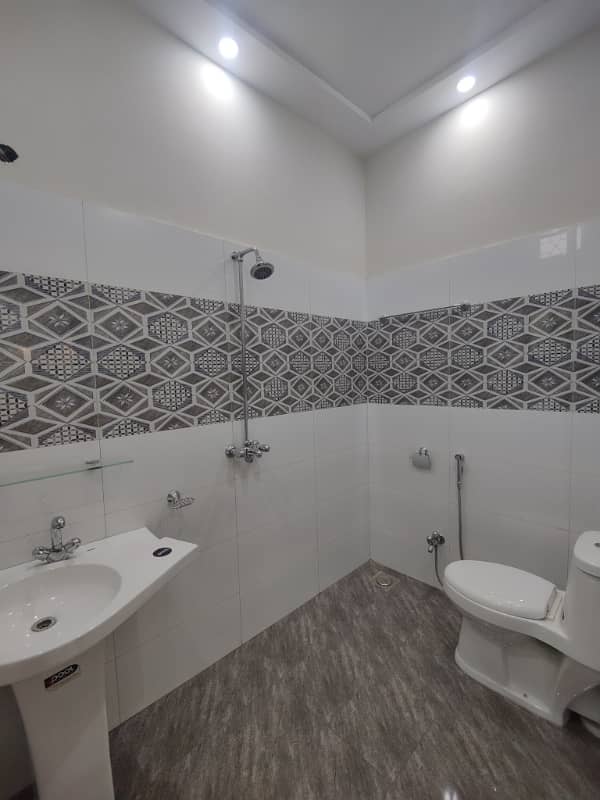 10 Marla Ground Floor Portion For Rent 2