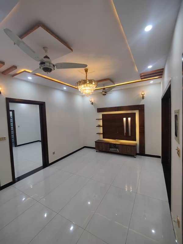 10 Marla Ground Floor Portion For Rent 8