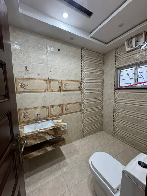10 MARLA UPPER PORTION IS UP FOR RENT 3