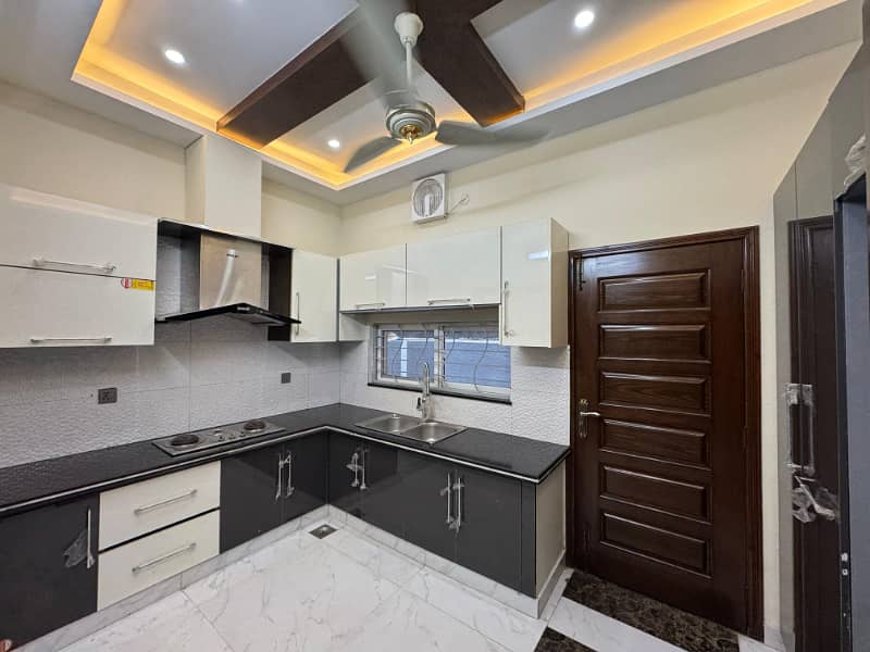 10 MARLA UPPER PORTION IS UP FOR RENT 6