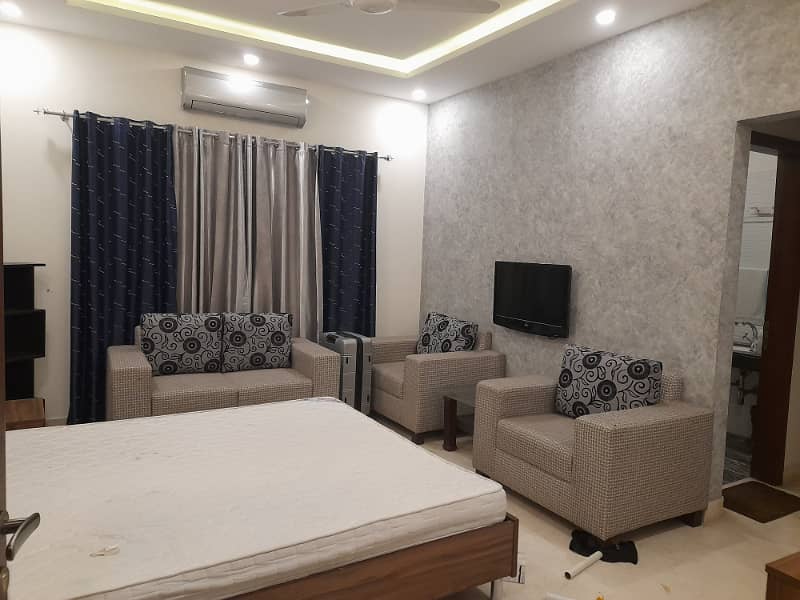 BRAND NEW LUXURY FULLY FURNISHED APPARTMENT AVAILABLE FOR RENT IN PENTA SQUARE DHA PHASE 5. 5