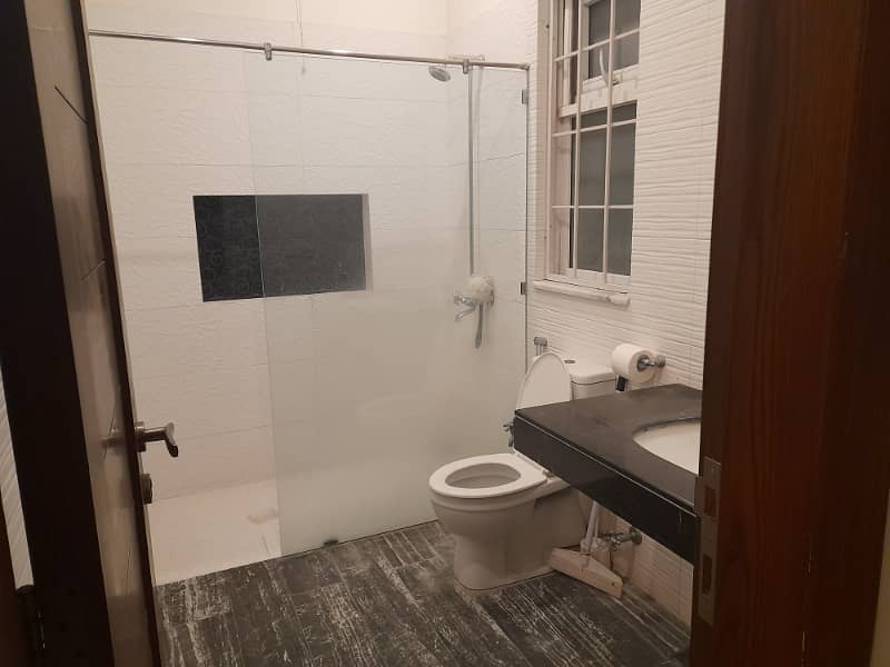 BRAND NEW LUXURY FULLY FURNISHED APPARTMENT AVAILABLE FOR RENT IN PENTA SQUARE DHA PHASE 5. 6