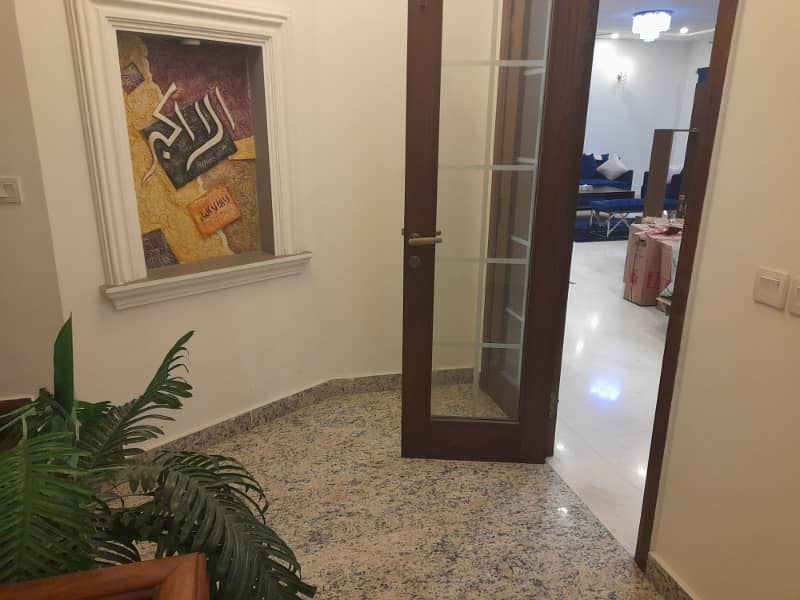 BRAND NEW LUXURY FULLY FURNISHED APPARTMENT AVAILABLE FOR RENT IN PENTA SQUARE DHA PHASE 5. 9