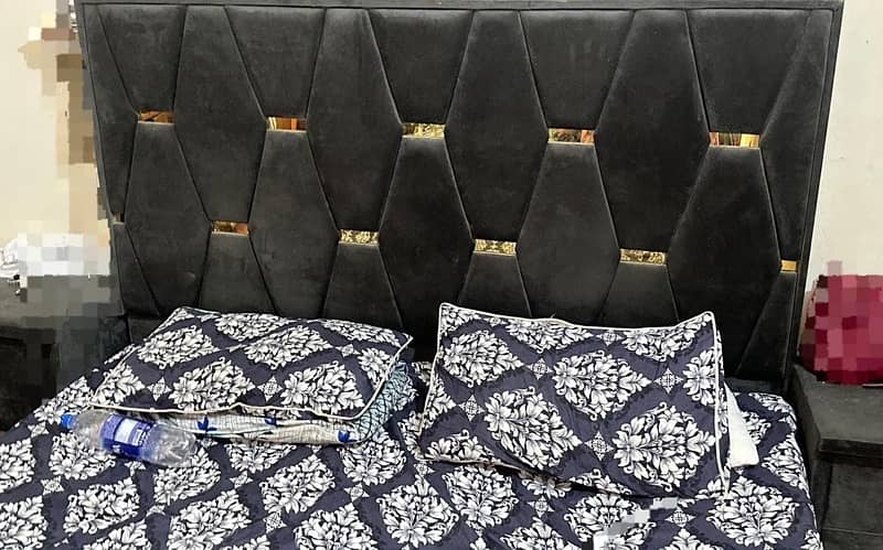 Bed With side tables 1