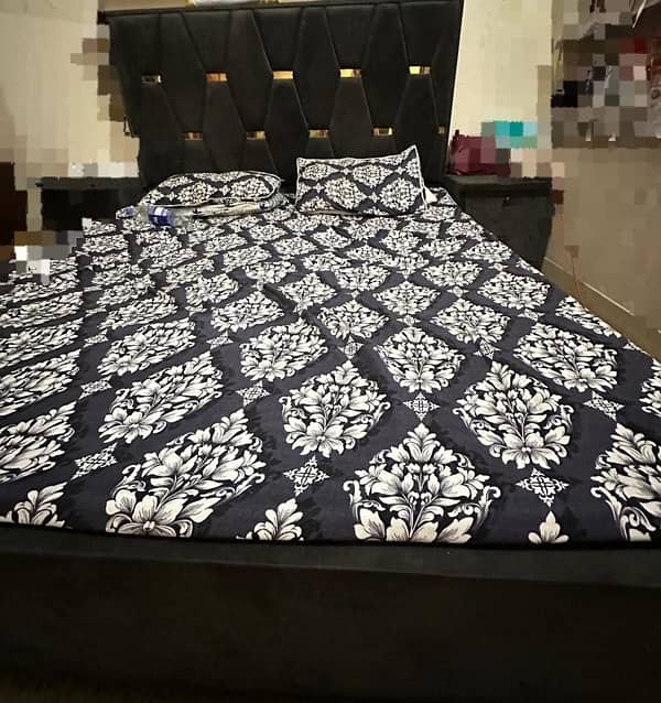 Bed With side tables 2