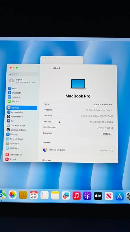 MacBook pro i7 (2018-15 inch) 16/512 GB , SSD 4GB 9