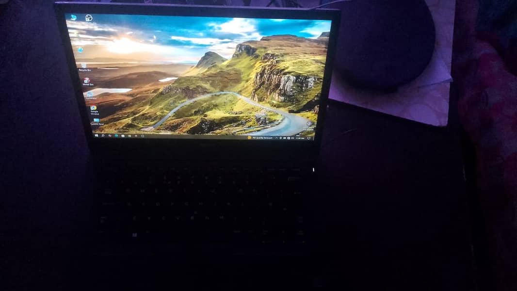 Dell laptop 256 ssd 7 generation i5 8 gb ram condition normal 5