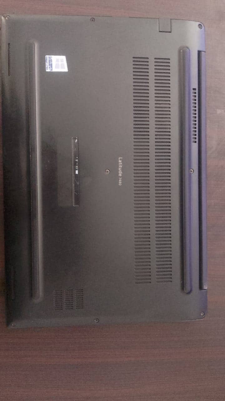 Dell laptop 256 ssd 7 generation i5 8 gb ram condition normal 6