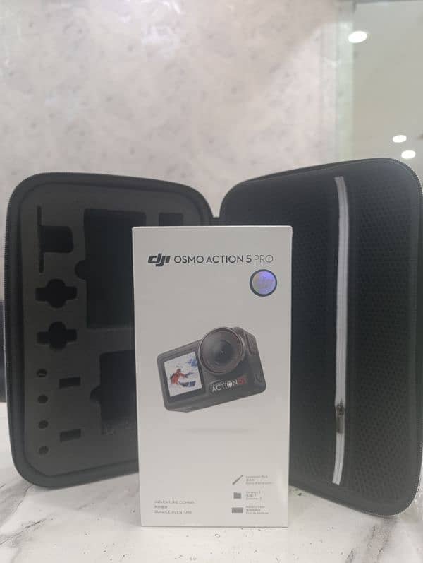 DJI Osmo Action 5 Pro Adventure Combo with Carrying Case 1