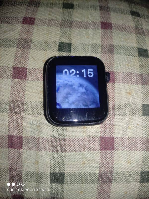 series 8 smart watch only 2 months used with box and charger 0
