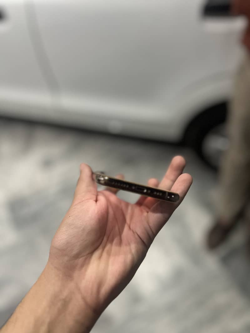 IPHONE XS (PHYSICAL+E-SIM Approved) 2