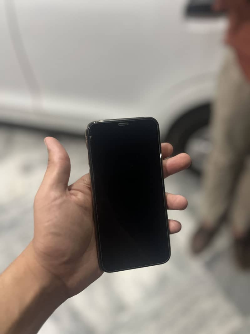 IPHONE XS (PHYSICAL+E-SIM Approved) 3