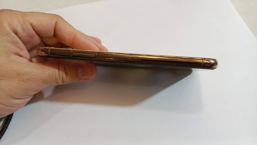 IPHONE XS (PHYSICAL+E-SIM Approved) 6