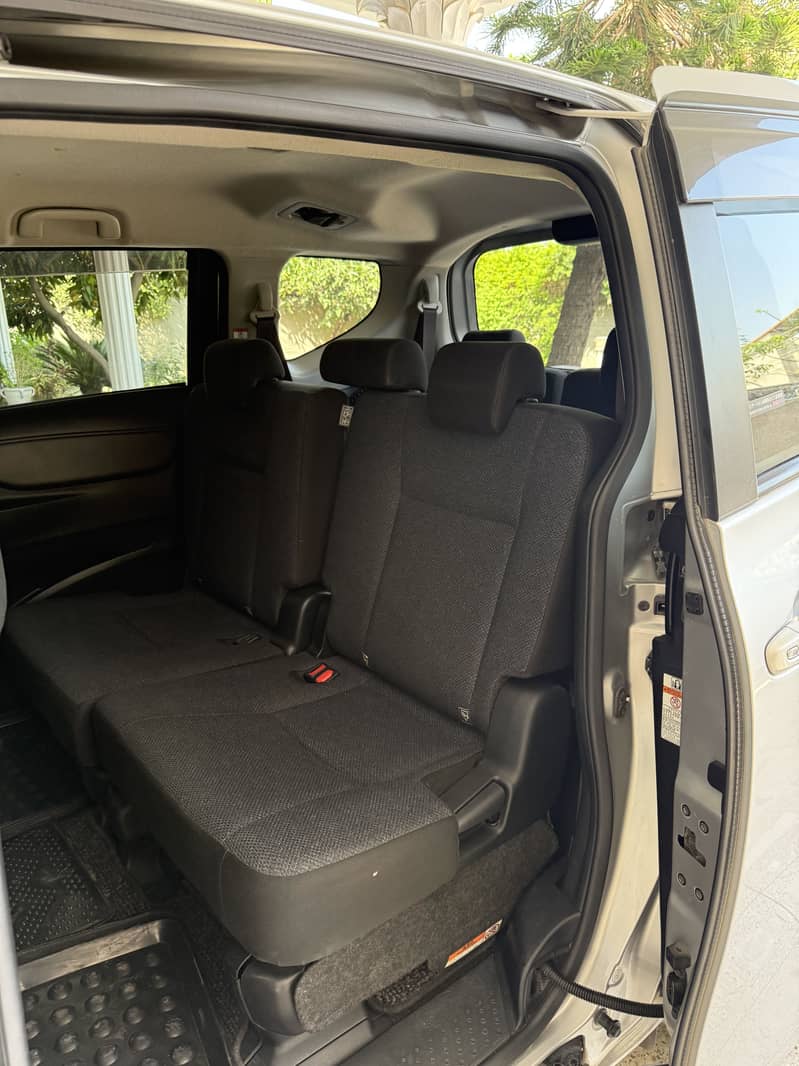 Toyota sienta 2