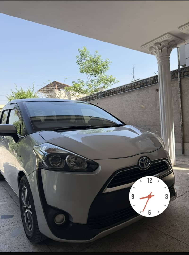 Toyota sienta 4