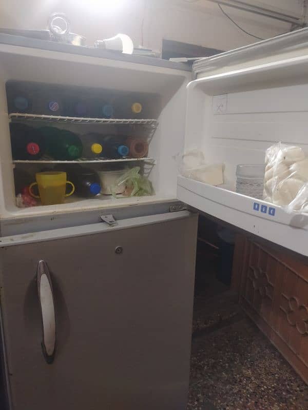 Hier large frig he cooling behtreen 100% good cooling 2