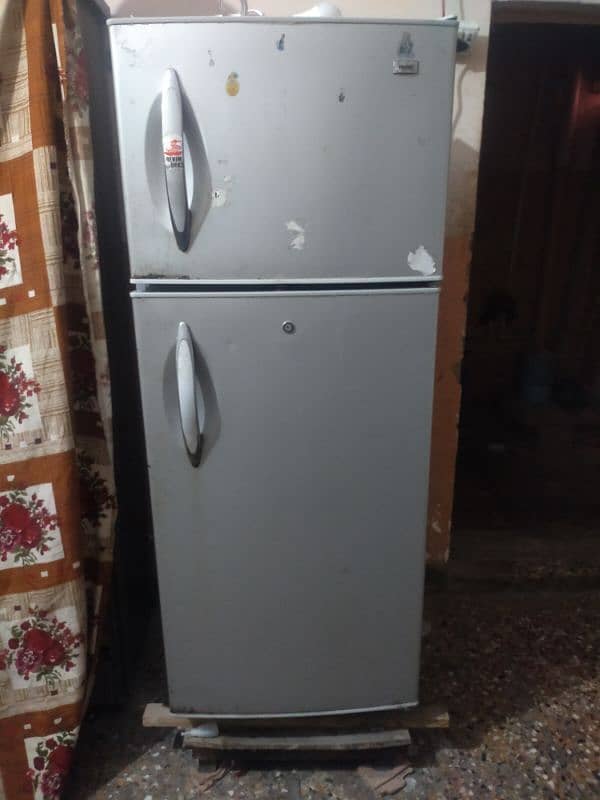 Hier large frig he cooling behtreen 100% good cooling 4