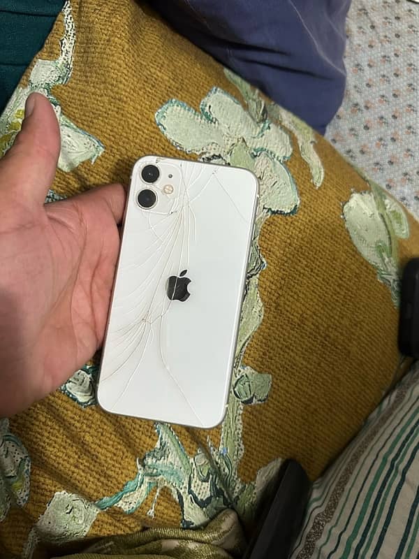Iphone 11 PTA APPROVED 64 GB 3