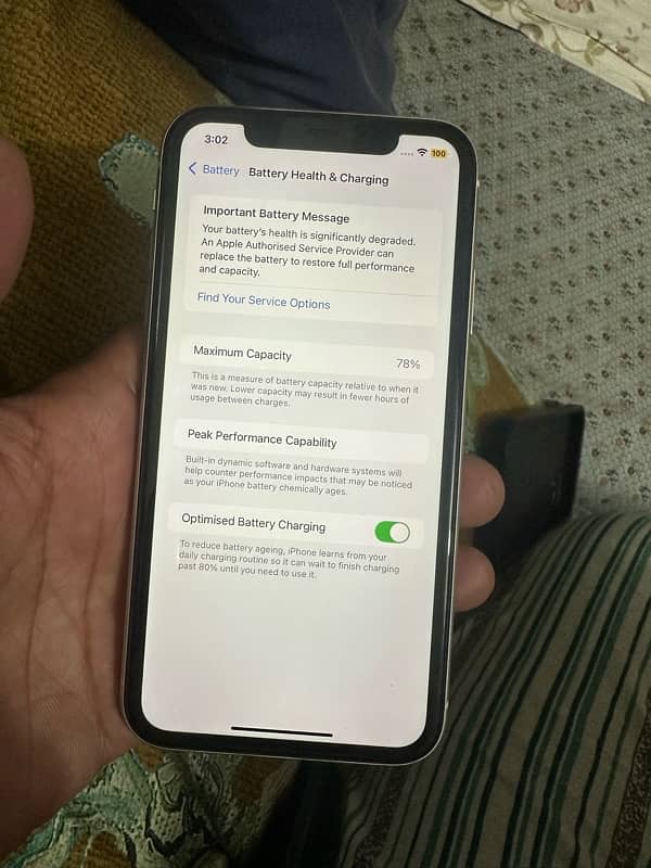 Iphone 11 PTA APPROVED 64 GB 4