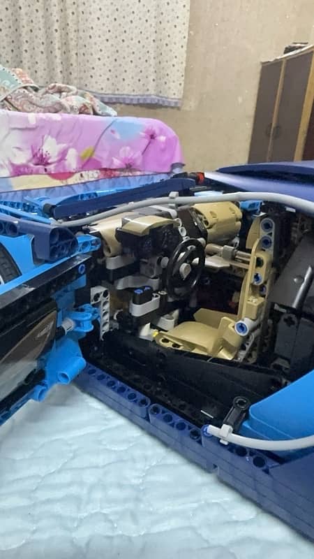 lego Bugatti Chiron 4
