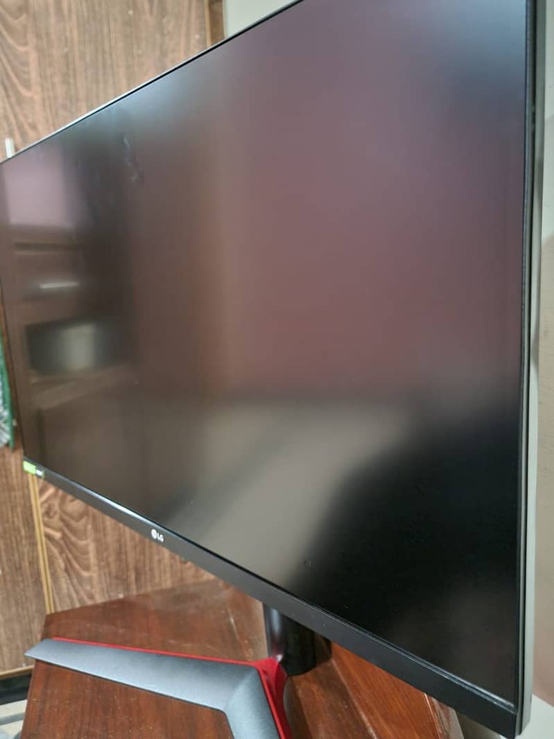 LG UltraGear 144Hz 2K Nano IPS HDR10 AND 1 ms RESPONSE 1