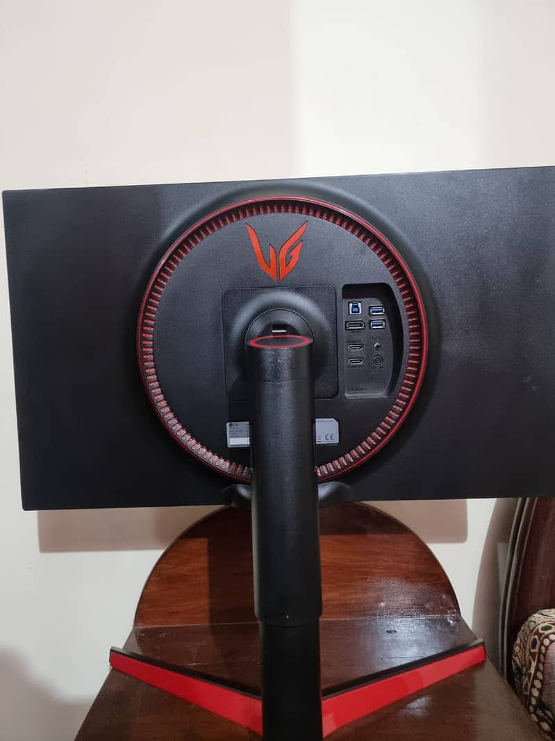 LG UltraGear 144Hz 2K Nano IPS HDR10 AND 1 ms RESPONSE 2