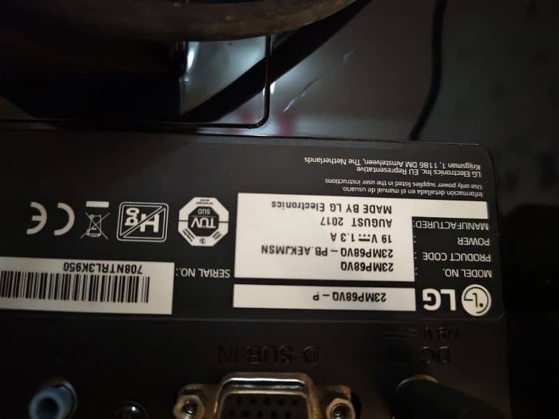 Selling my office hdmi latest monitors 4