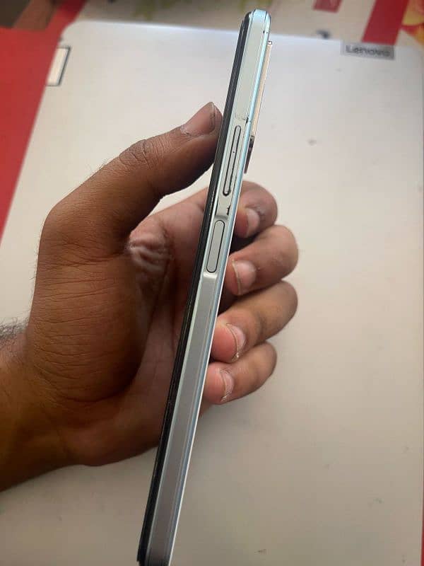 Vivo y21 2